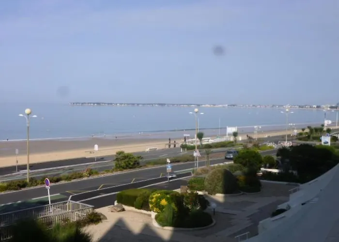 Appartement Résidence Britania - Location De - - T2 Face - Immeubles En Vagues Mae-2901 *